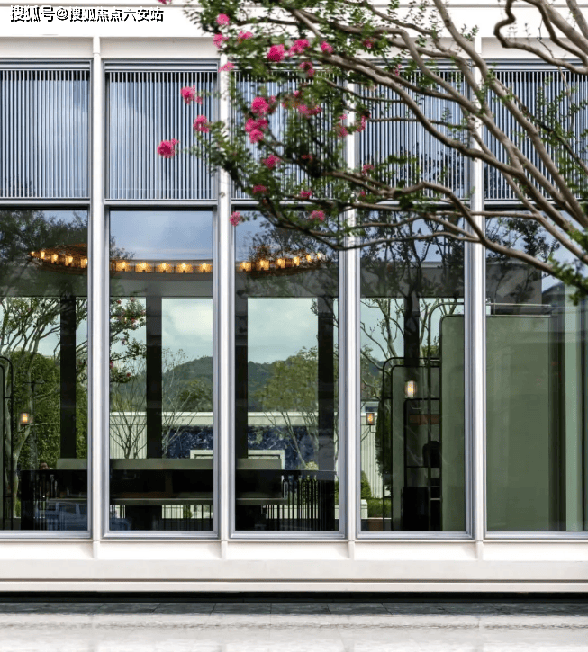 墅业态容积率11精装配大金中央空调交通路网便捷兼顾生态宜居与品质体验k8凯发全站杭州上城区丁桥核心湖居标杆——天阳湖山丽舍定位纯四层叠(图2)